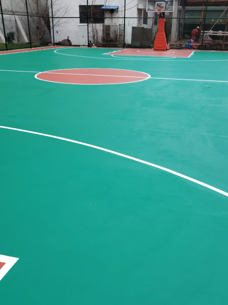 椒江 球场长期使用易出现地面开裂